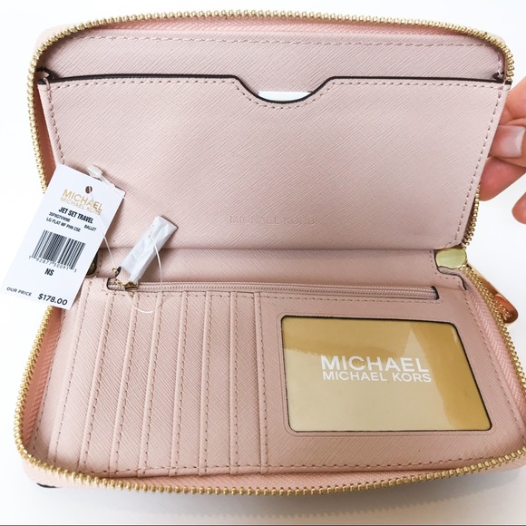 🌸 Michael Kors Selma Med Satchel And Wrislet NWT - Picture 8 of 8